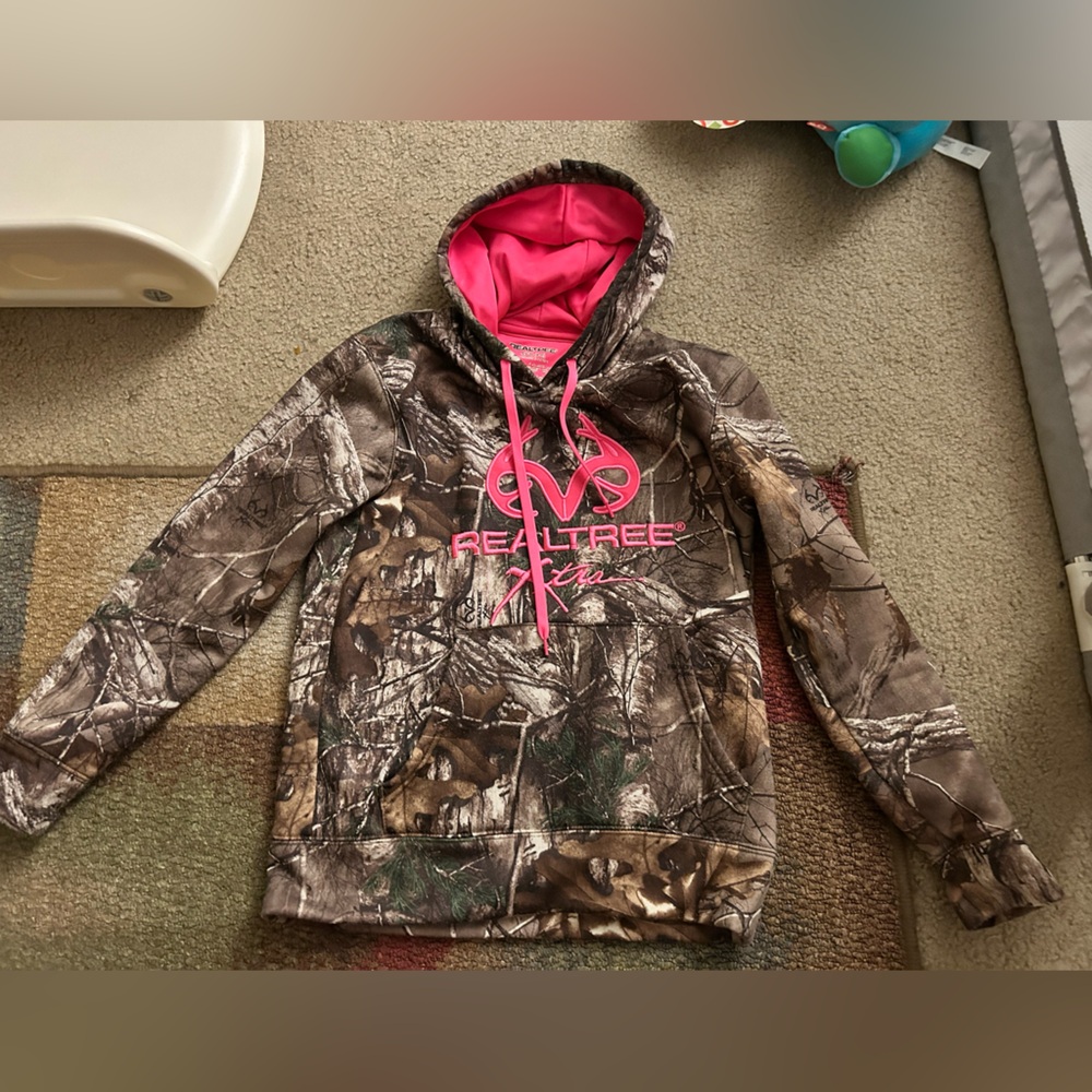 Small Realtree camo sweatshirt